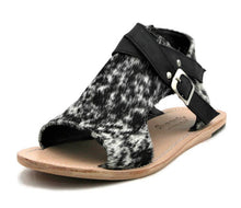 Load image into Gallery viewer, “Novilla” Cowhide Sandals