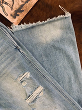 Load image into Gallery viewer, “Chizim” Distressed Jeans