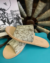 Load image into Gallery viewer, Brown Cowhide Slip on Sandals🤎